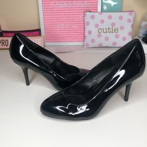 Black Round Toe Heels 💋